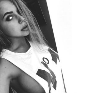 Карина Кросс